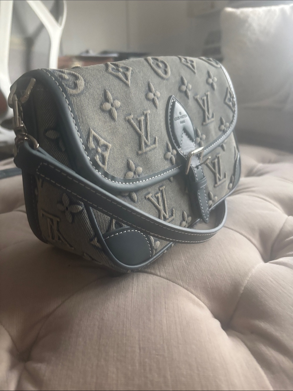 Denim bag with magnetic closure and outside pocket for Cell Phone. - Picture 5 of 7